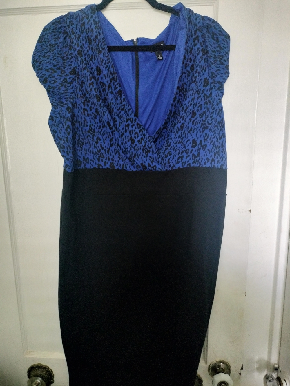Torrid 2 Blue /Black Leopard-Print V-Neck Midi Dress Stretchy Plus Size 2X
